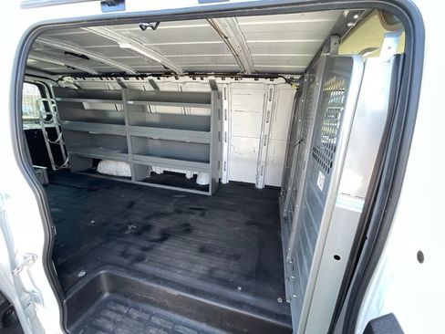 Used 2017 Chevrolet Express 2500 Extended image 30