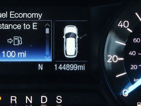 Used 2018 Ford Explorer XLT image 34