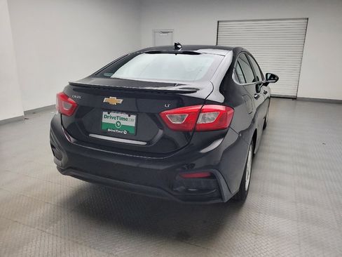 Used 2017 Chevrolet Cruze LT w/ Convenience Package FWD image 7