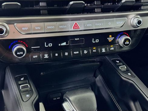 Used 2024 Kia Telluride EX w/ EX Captain's Chair Package image 27