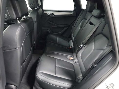Certified 2026 Porsche Macan AWD/4WD image 36
