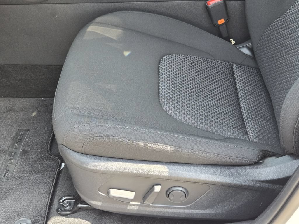 New 2026 Kia Sportage LX w/ LX Convenience Package FWD image 17