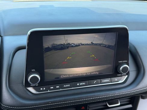 Used 2024 Nissan Rogue SV image 23