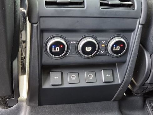 Used 2021 Land Rover Defender 110 SE AWD/4WD image 13