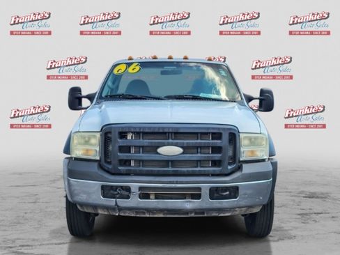 Used 2006 Ford F450 2WD Regular Cab Super Duty image 8
