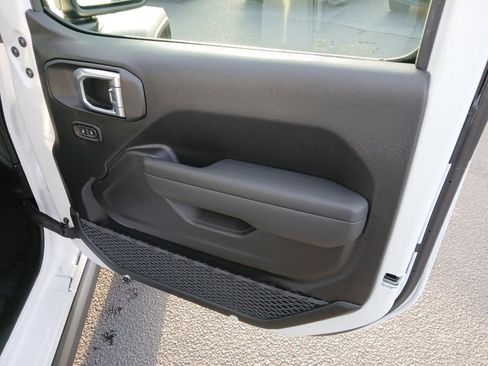 New 2026 Jeep Wrangler Unlimited Sport image 32