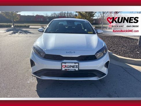 Used 2024 Kia Forte LXS image 3