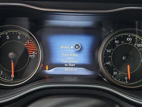 Used 2021 Jeep Cherokee Latitude Lux 80th Anniv w/ Quick Order Package 26U 80TH image 9