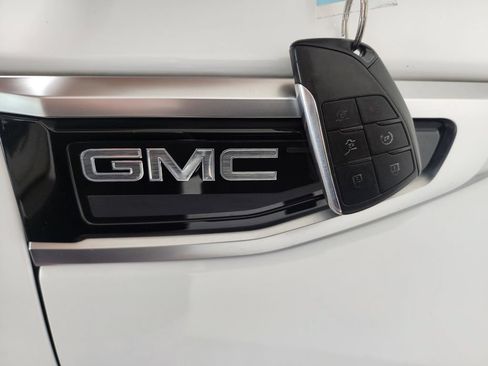 Used 2023 GMC Yukon Denali AWD/4WD image 47