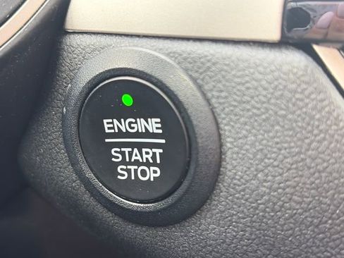 Used 2022 Ford Escape SE w/ Cold Weather Package FWD image 45