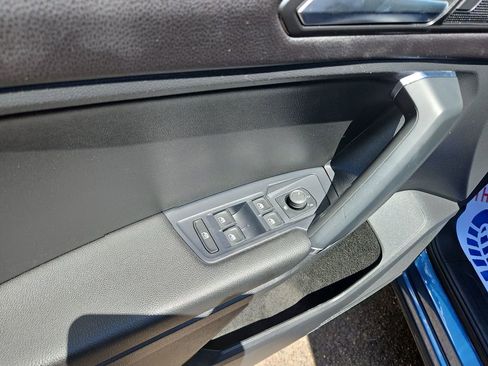 Used 2018 Volkswagen Tiguan S AWD/4WD image 11