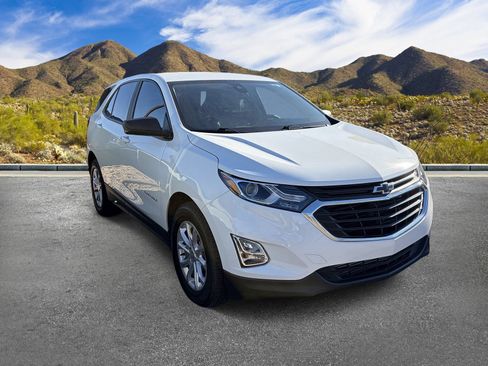 Certified 2021 Chevrolet Equinox LS w/ LS Convenience Package FWD image 6