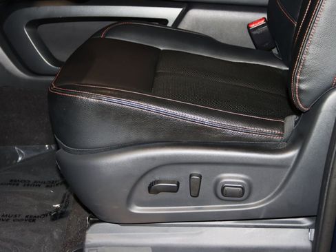 Used 2024 Nissan Titan PRO-4X w/ Pro-4x Convenience Package image 47