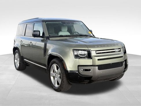 Used 2025 Land Rover Defender 110 X-Dynamic SE AWD/4WD image 30