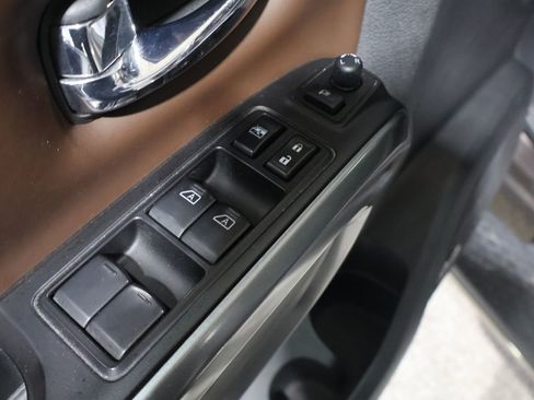 Used 2018 Nissan Titan Platinum Reserve w/ Platinum Utility Package image 17