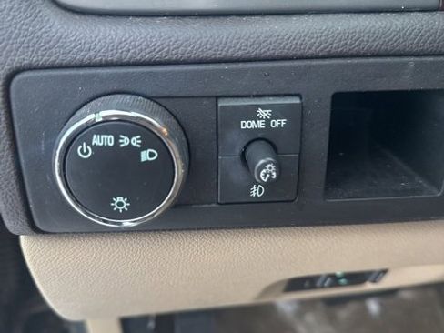 Used 2013 GMC Yukon XL Denali image 31