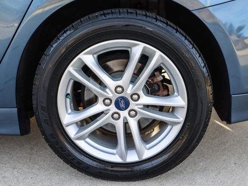 Used 2018 Ford Fusion SE image 19