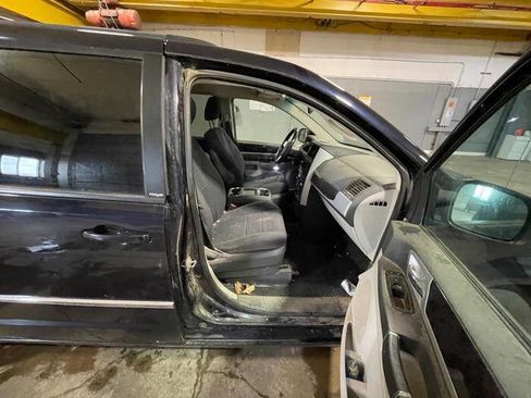 Used 2010 Dodge Grand Caravan SXT w/ Family Value Group image 26