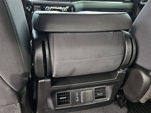 Used 2025 GMC Sierra 1500 Elevation image 21