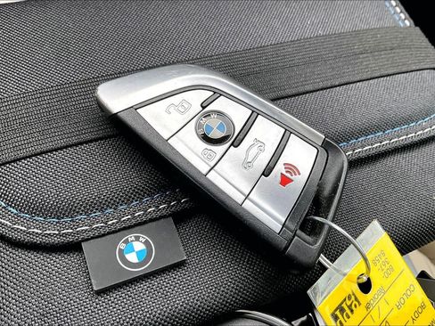 Used 2022 BMW X5 xDrive45e w/ Luxury Seating Package image 14