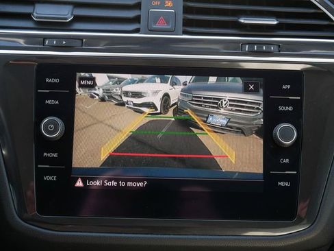 Used 2018 Volkswagen Tiguan SE image 30