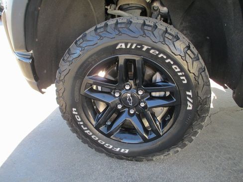 Used 2019 Chevrolet Silverado 1500 Custom Trail Boss w/ Custom Convenience Package image 13