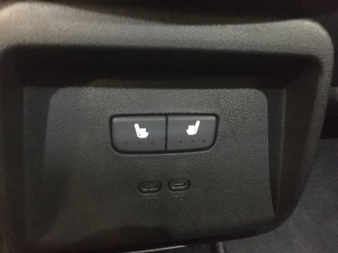 Used 2024 Chevrolet Equinox EV RS image 20