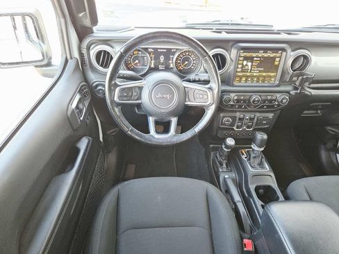 Used 2020 Jeep Wrangler Unlimited Sahara AWD/4WD image 12