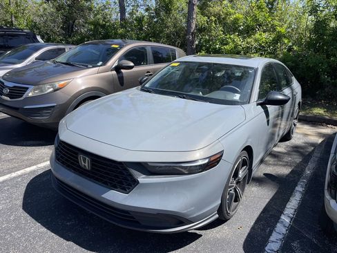 Used 2023 Honda Accord Sport image 4