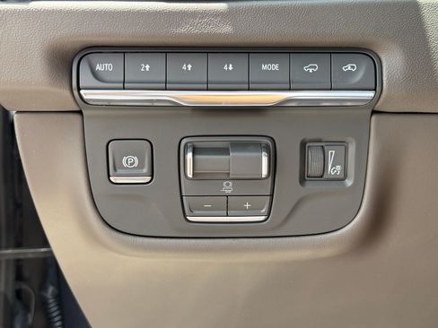 Used 2026 Cadillac Escalade Luxury w/ Touring Package AWD/4WD image 22