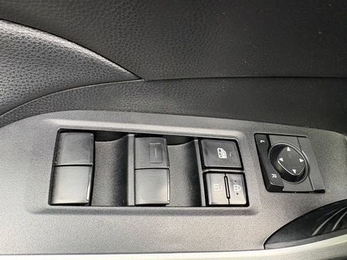 Used 2020 Toyota RAV4 LE w/ All Weather Liner Package AWD/4WD image 18