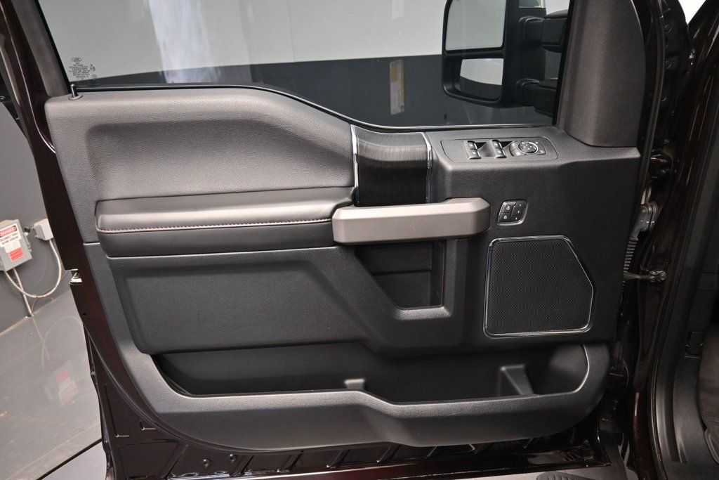 Used 2019 Ford F150 Platinum w/ Equipment Group 701A Luxury AWD/4WD image 24
