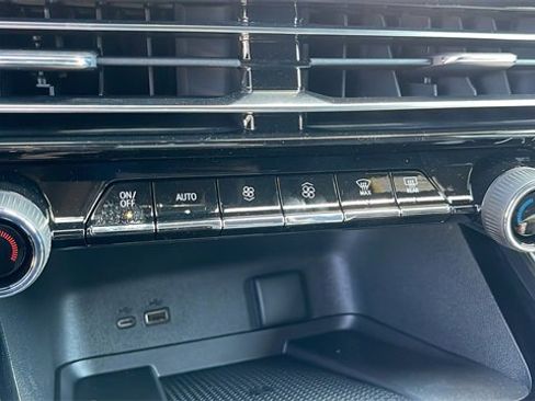 New 2026 Chevrolet Traverse LT w/ LPO, Floor Liner Package image 17