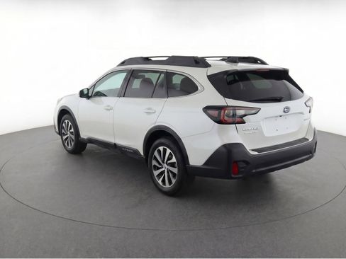 Used 2025 Subaru Outback Premium w/ Popular Package #1A AWD/4WD image 4