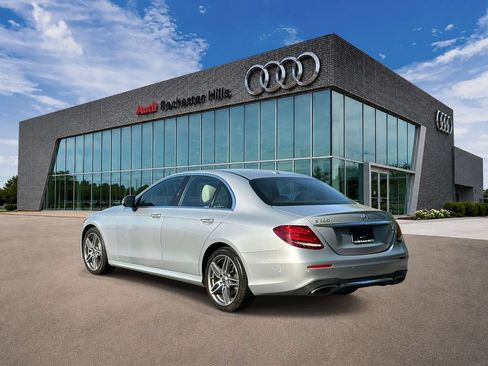 Used 2017 Mercedes-Benz E 300 4MATIC image 4