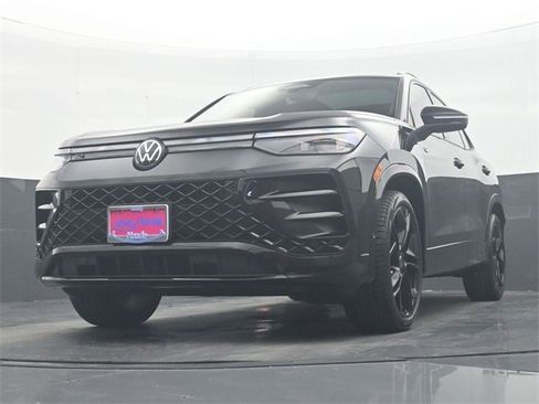 Used 2026 Volkswagen Tiguan SE R-Line image 29