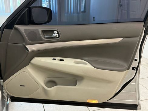 Used 2015 INFINITI Q40 w/ Navigation Package RWD image 22