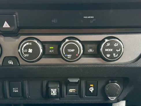 Used 2020 Toyota Tacoma TRD Off-Road AWD/4WD image 21