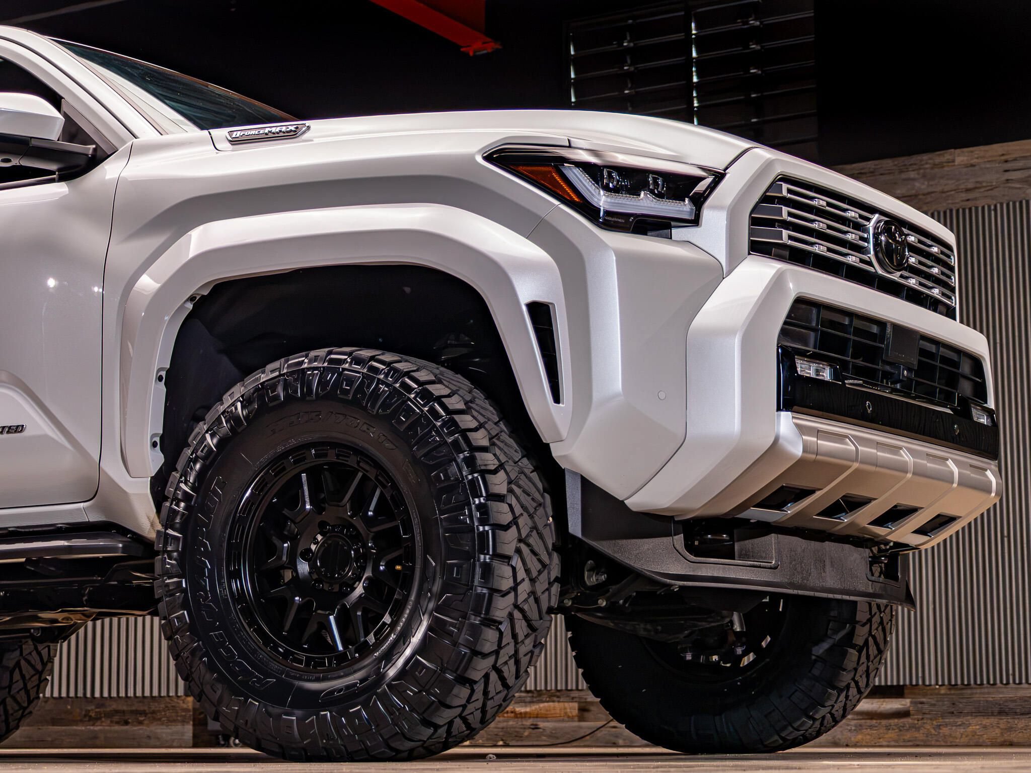 Used 2025 Toyota 4Runner Limited AWD/4WD image 12