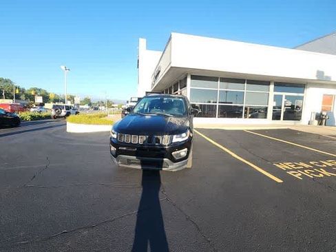 Certified 2019 Jeep Compass High Altitude AWD/4WD image 4