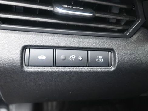 Used 2025 Nissan Altima 2.5 SV FWD image 15