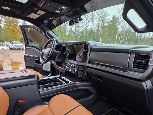 Used 2024 Ford F350 Platinum w/ FX4 Off-Road Package image 24
