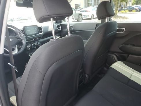 Certified 2024 Hyundai Venue SEL FWD image 12