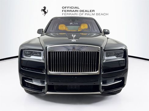 Used 2023 Rolls-Royce Cullinan image 2