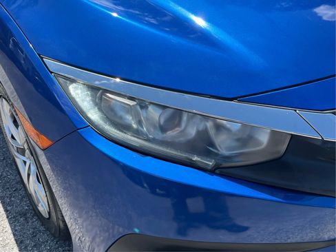 Used 2018 Honda Civic LX image 9