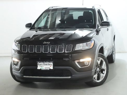 Used 2018 Jeep Compass Limited w/ Safe & Security Group AWD/4WD image 3