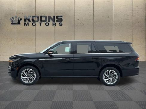 New 2025 Lincoln Navigator L Reserve image 2