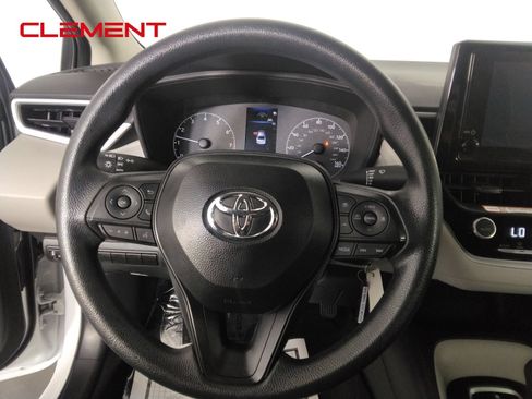 Used 2025 Toyota Corolla LE FWD image 11