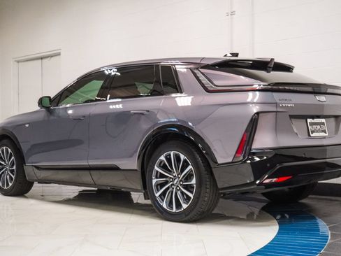 Used 2024 Cadillac Lyriq Sport AWD/4WD image 33