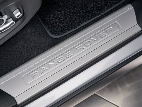 Used 2022 Land Rover Range Rover Sport SVR image 23
